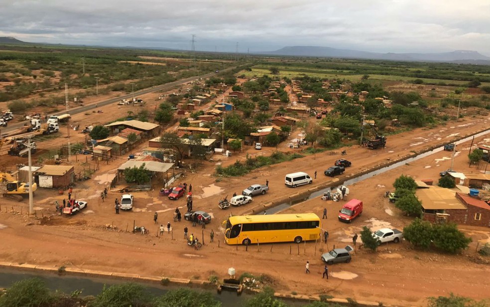 Ação de reintegração de posse de lotes da Codevasf é deflagrada no norte da Bahia  — Foto: Divulgação/PF