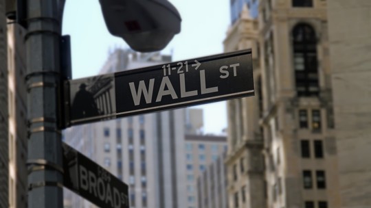 Bolsas de NY sobem em meio à busca por risco, após turbulência no setor bancário