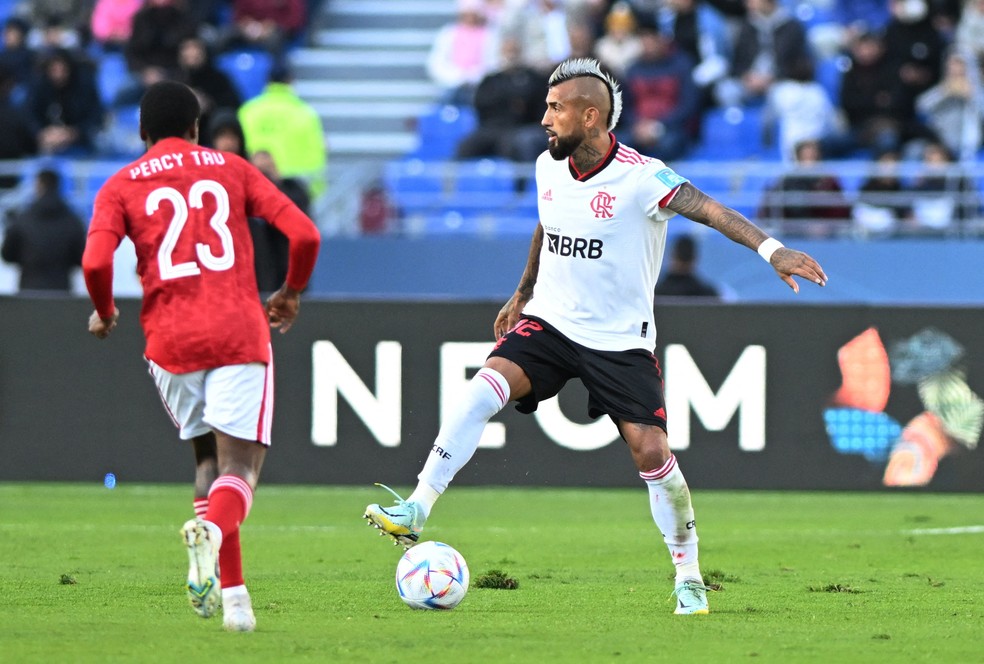 Vidal, Flamengo, Al Ahly &mdash; Foto: Alexandre Neto/Reuters