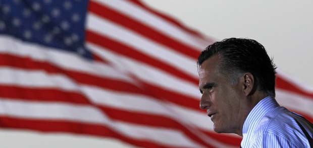 O candidato republicano Mitt Romney discursa nesta segunda-feira (5) em Sanford, no estado da Flórida (Foto: AP)