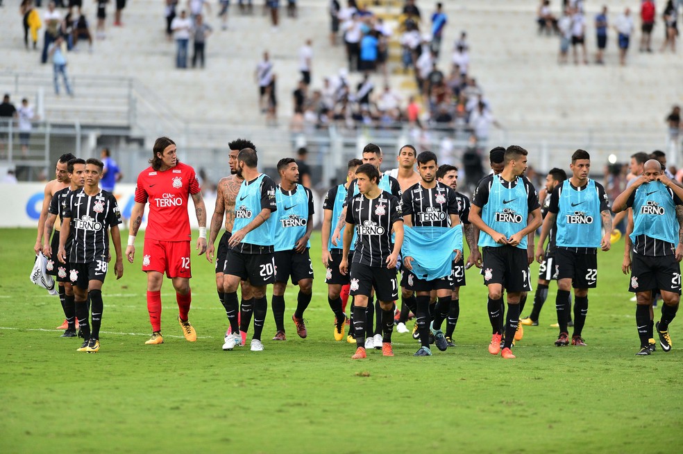 Corinthians sentiu o golpe e parece abatido na reta final do campeonato (Foto: Marcos Ribolli)