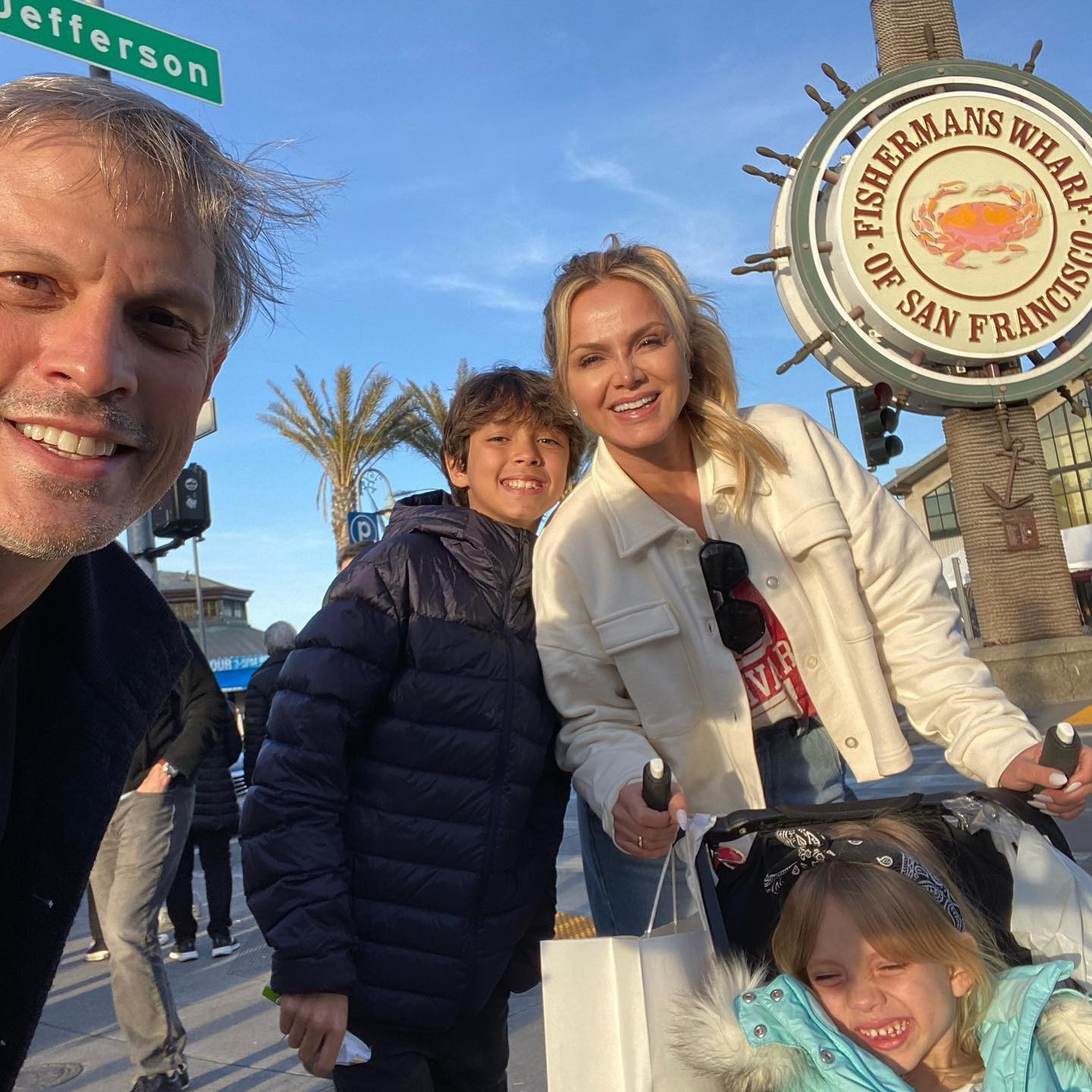 Eliana com o marido Adriano Ricco e os filhos Arthur e Manu  — Foto: Instagram/Reprodução