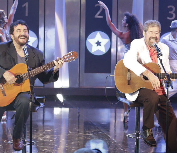 Antônio Carlos e Jocafi cantam "Você Abusou" no Ding Dong (Foto: Fábio Rocha/Gshow)