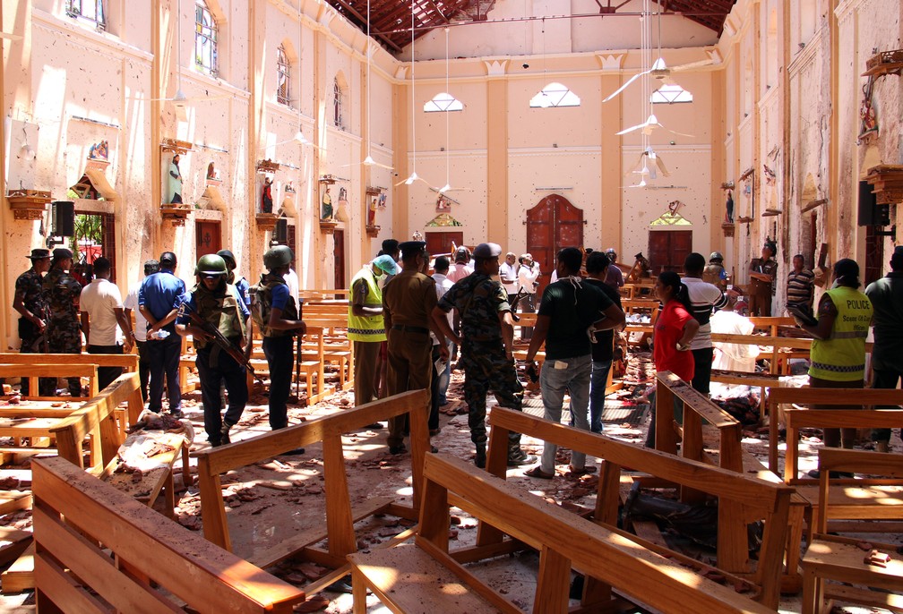 DestruiÃ§Ã£o na igreja de SÃ£o SebastiÃ£o em Katana apÃ³s atentado no Sri Lanka, neste domingo (21). â€” Foto: AFP