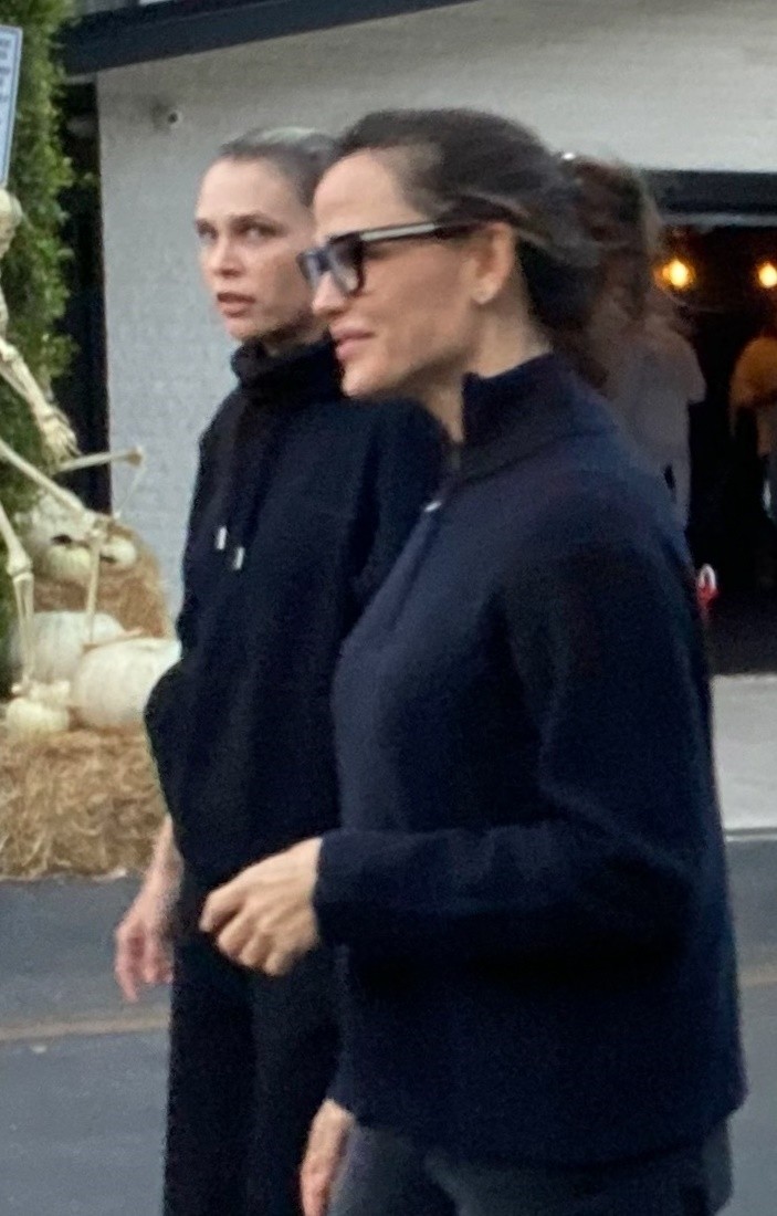 Jennifer Garner se uniu a Ben Affleck e Jennifer Lopez no Halloween (Foto: The Grosby Group)