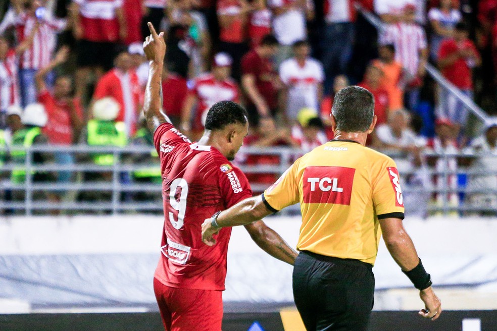 Zé Carlos deixa o CRB — Foto: Ailton Cruz / Gazeta de Alagoas