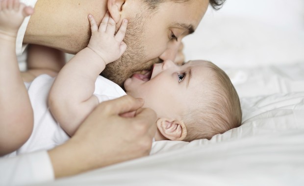 pai; filho; paternidade; carinho (Foto: Thinkstock)