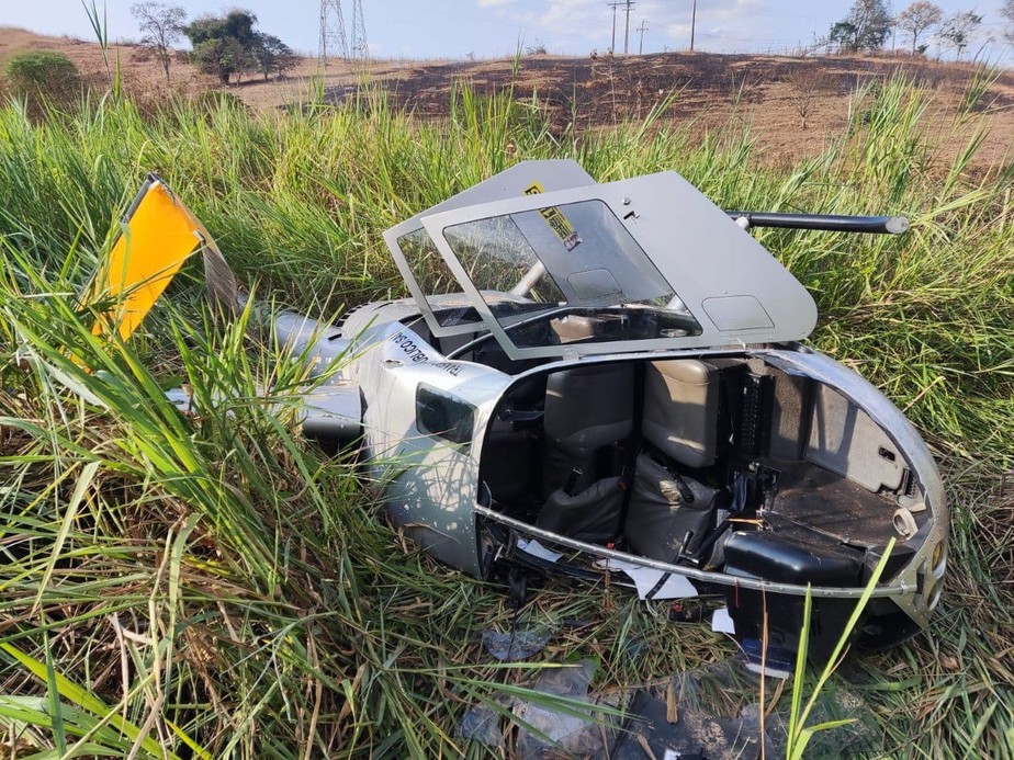 Helicóptero caiu em Engenheiro de Caldas (MG) levando dupla de políticos da região