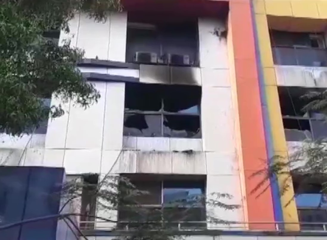 Explosão em hospital na Índia, mata 13 pacientes que recebiam tratamento da Covid-19 (Foto: Reprodução/Twitter)