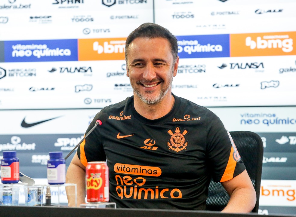 Vítor Pereira explica contrato só até dezembro com o Corinthians: Preciso ver se estou feliz