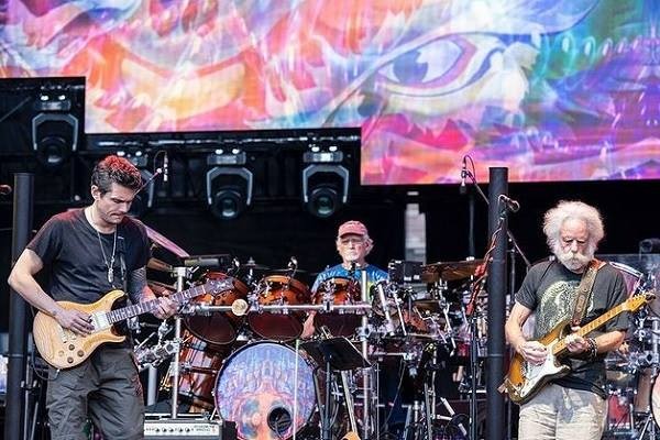 O Dead & Company reúne ex-integrantes do Grateful Dead e o astro John Mayer (Foto: Instagram)