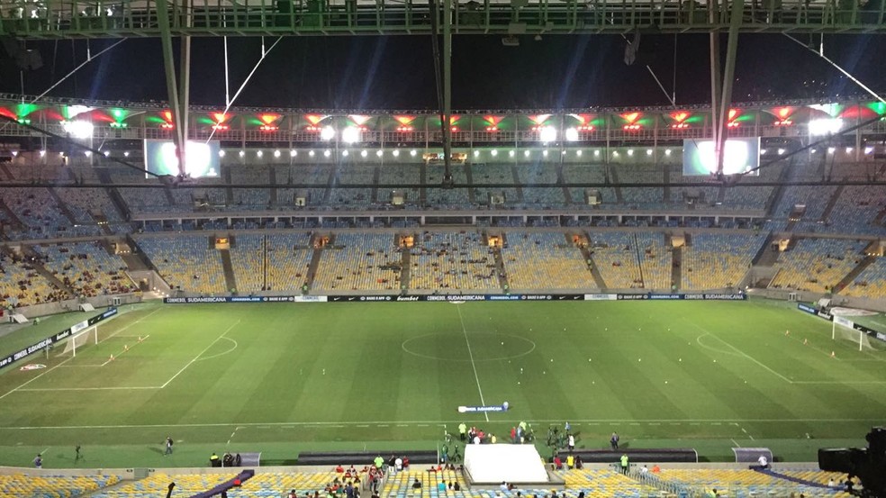 Fluminense e Flamengo levaram pouco mais de 30 mil pessoas ao Maracanã nessa quarta. Expectativa de público para sábado é baixa (Foto: Raphael Zarko)