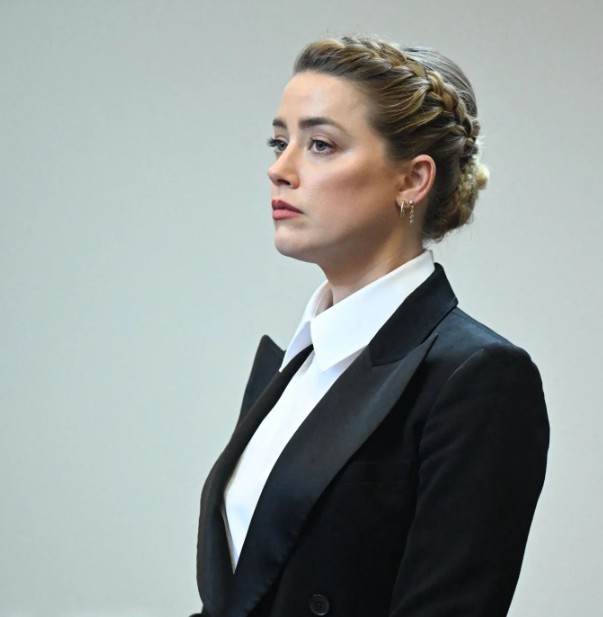 Amber Heard no julgamento nesta quarta-feira (4) (Foto: Reprodução Instagram)