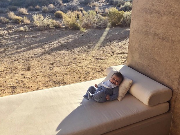 Filho de Candice Swanepoel (Foto: Reprodução / Instagram)