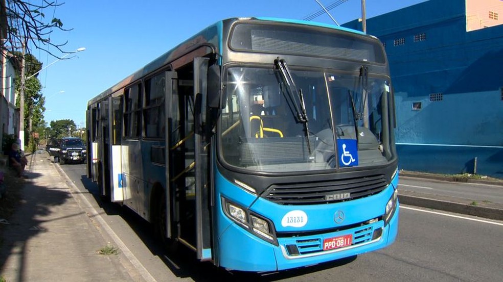 Policial foi baleado ao tentar evitar assalto em ônibus (Foto: Reprodução /  TV Gazeta)