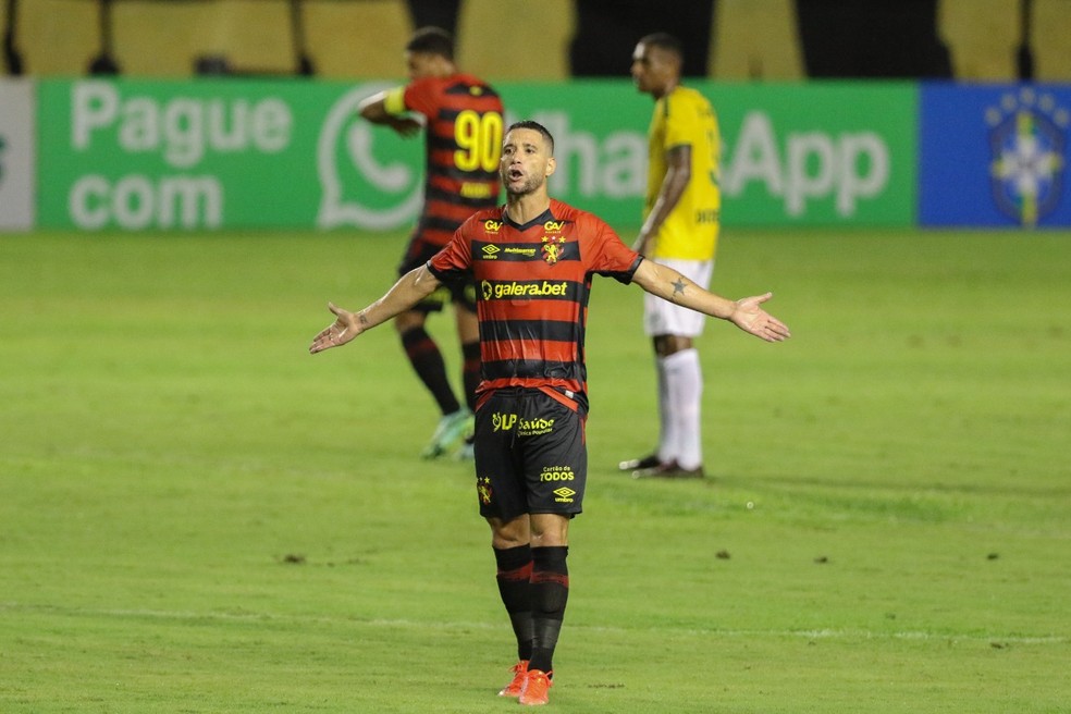 Thiago Neves em Sport x Cuiabá — Foto: Marlon Costa / Pernambuco Press