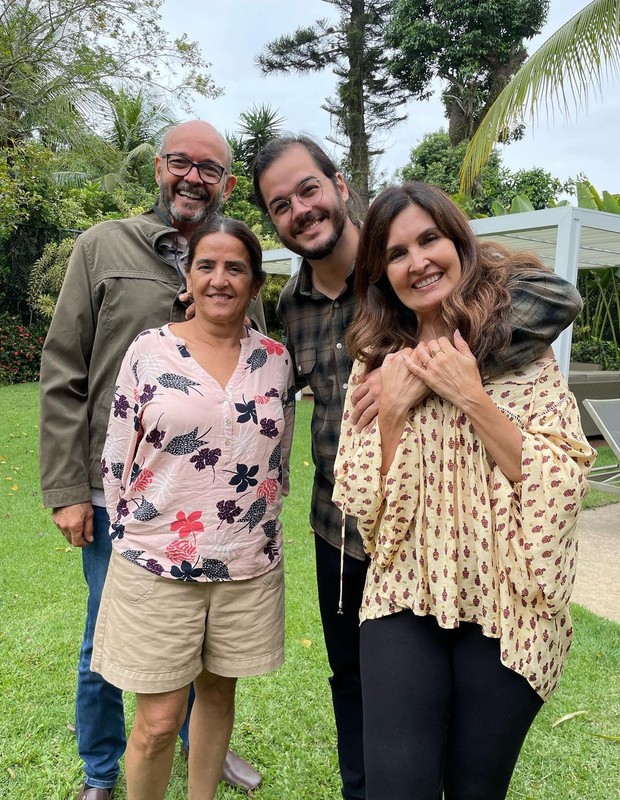 Fátima Bernardes e os sogros no aniversário de Túlio Gadêlha (Foto: Reprodução/Instagram)
