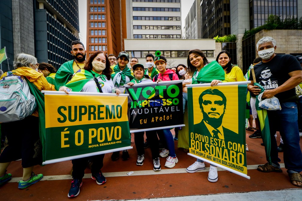 Apoiadores do presidente Jair Bolsonaro participam de ato na Avenida Paulista, na região central de São Paulo, na manhã desta terça-feira (7) — Foto: Aloisio Mauricio/Fotoarena/Estadão Conteúdo