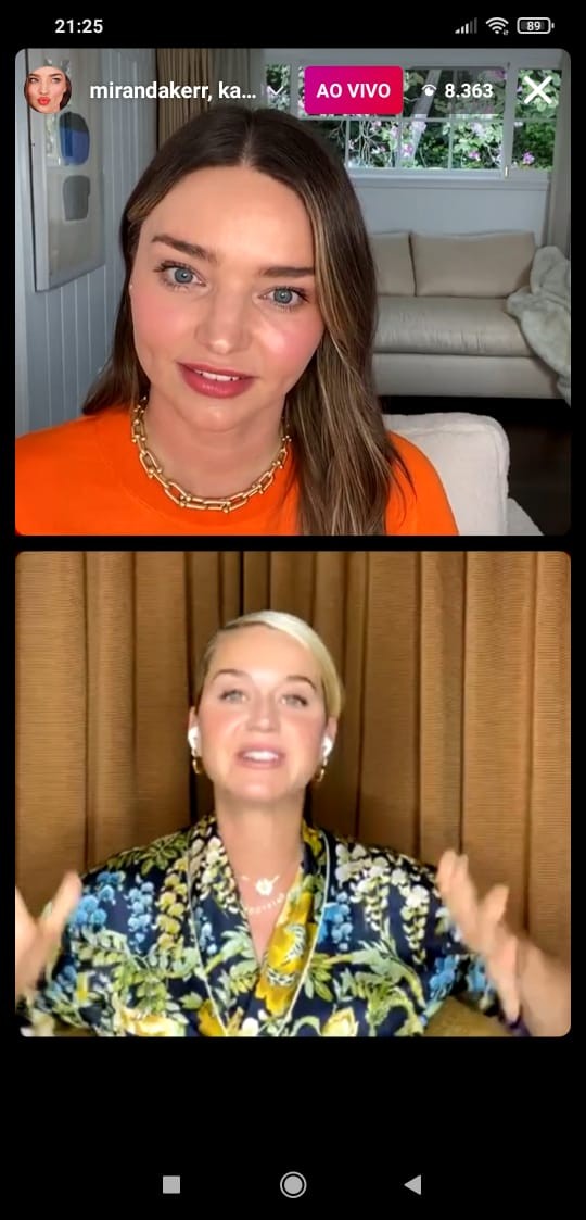 Miranda Kerr (acima) e Katy Perry, ex e atual de Orlando Bloom, fazem live (Foto: Reprodução/Instagram)