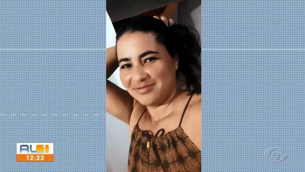 Susana Thais Ferreira da Silva, de 33 anos, morreu de embolia pulmonar após procedimento estético clandestino em Alagoas  — Foto: Reprodução/TV Gazeta