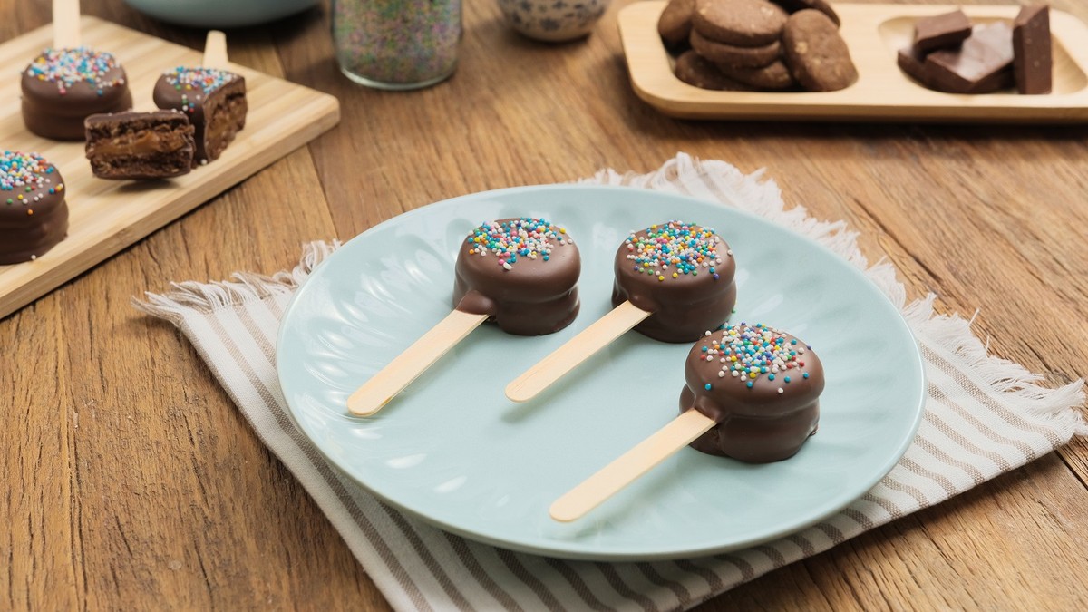 Pirulito De Biscoito E Chocolate