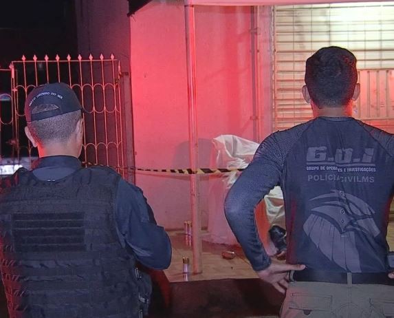 Homem acompanhado de esposa e filho é morto com 12 tiros em MS