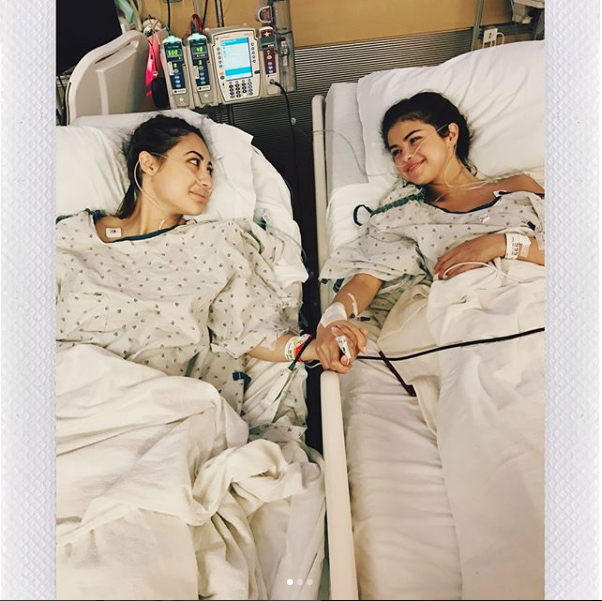 Selena Gomez e amiga (Foto: Reprodução/Instagram)