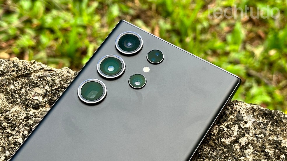 Detalhe da câmera do Galaxy S23 Ultra, um dos rivais do Xiaomi 13 Ultra — Foto: Thássius Veloso/TechTudo