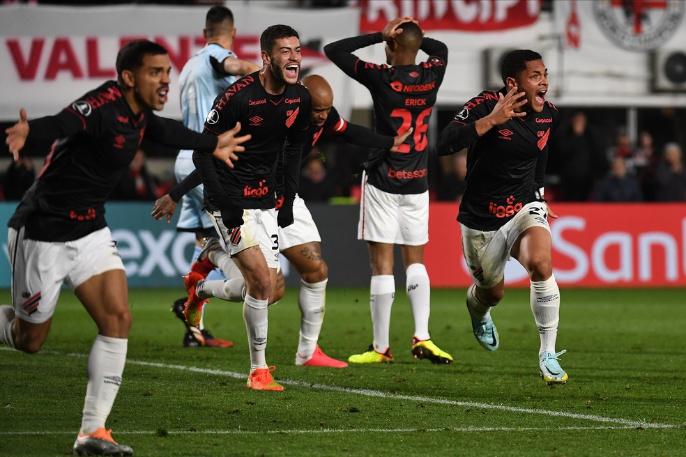 Estudiantes x Athletico: comemoração do gol de Vitor Roque — Foto: Staff Images / CONMEBOL