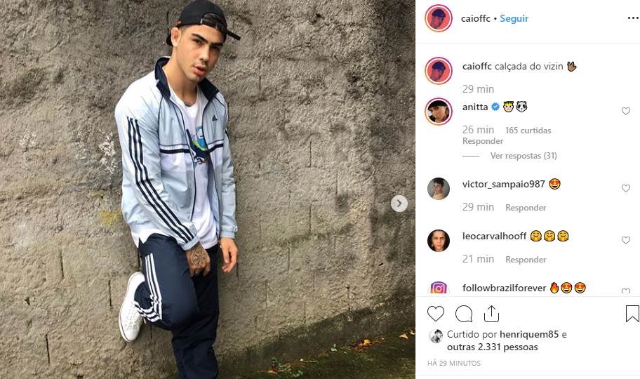 Anitta comenta foto de Caio Cabral (Foto: Reprodução / Instagram)