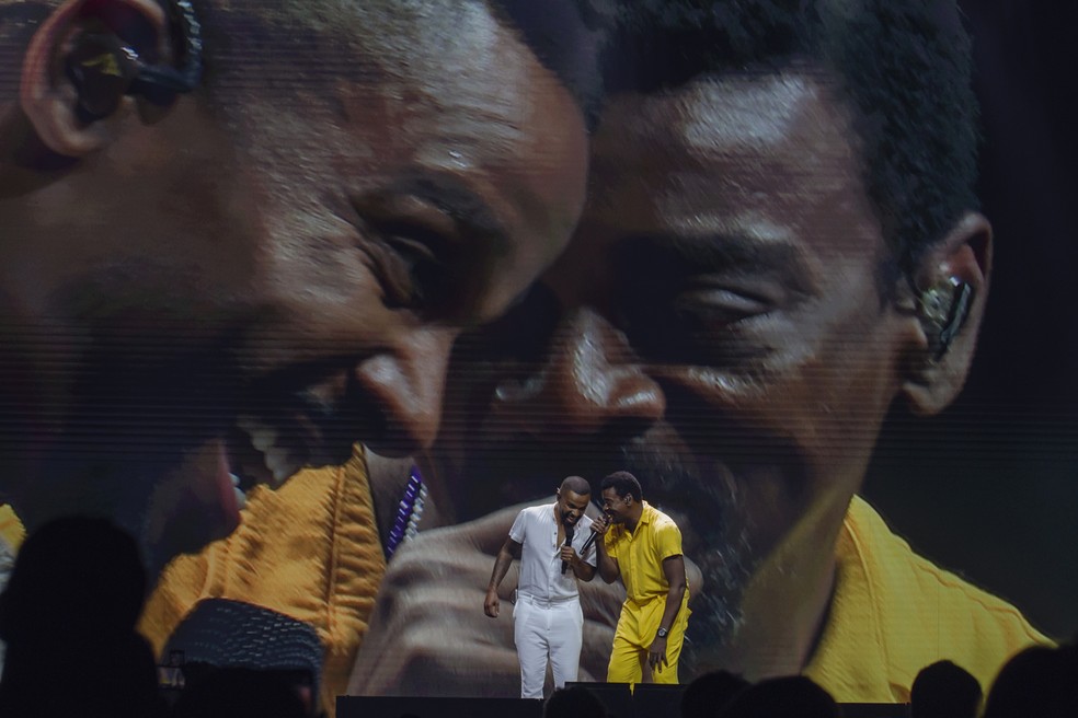Alexandre Pires e Seu Jorge na turnê 'Irmãos' — Foto: Rafael Strabelli
