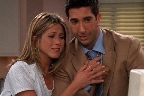 Jennifer Aniston e David Schwimmer como Rachel e Ross na série Friends (Foto: Divulgação)