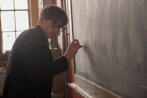 Caracterização de Eddie Redmayne ganhou elogios do próprio Hawking (Foto: Divulgação)