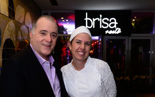 Tony Ramos e a chef Morena Leite, responsável pelo cardápio da noite