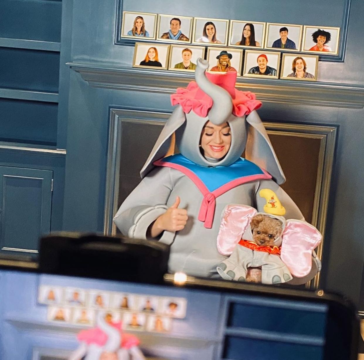 Katy Perry vestida de mamãe Dumbo (Foto: Reprodução/ Instagram )