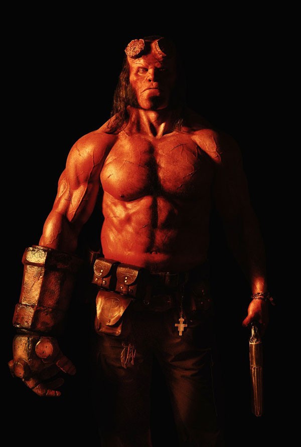 David Harbour caracterizado como o anti-herói Hellboy (Foto: Divulgação)
