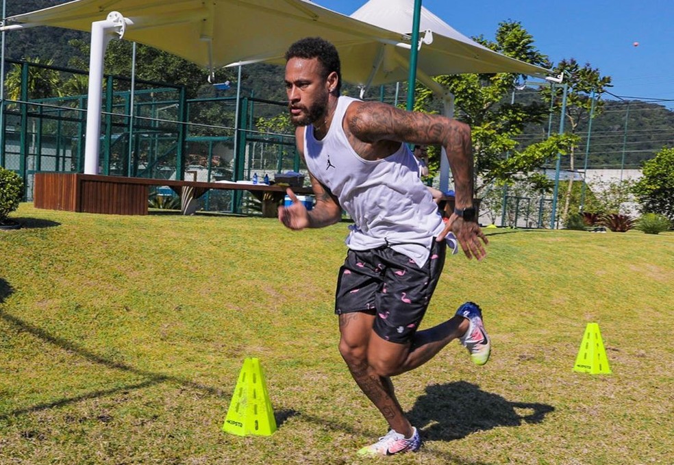 Ritmo de treinos de Neymar durante quarentena foi elogiado internamente no PSG, segundo "Le Parisien" — Foto: Divulgação