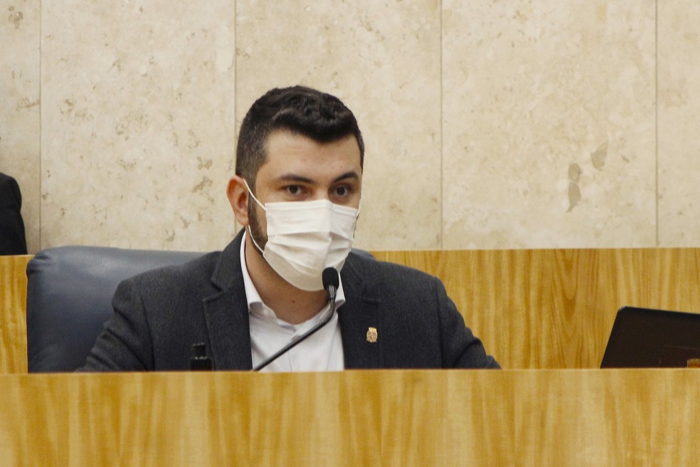 O presidente da Câmara Municipal de São Paulo, Eduardo Tuma (PSDB), em sessão plenária no dia 10 de junho — Foto: Afonso Braga/Rede Câmara