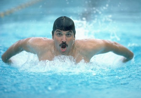Entre os atletas, o bigode do nadador olímpico Mark Spitz é digno de medalha de ouro