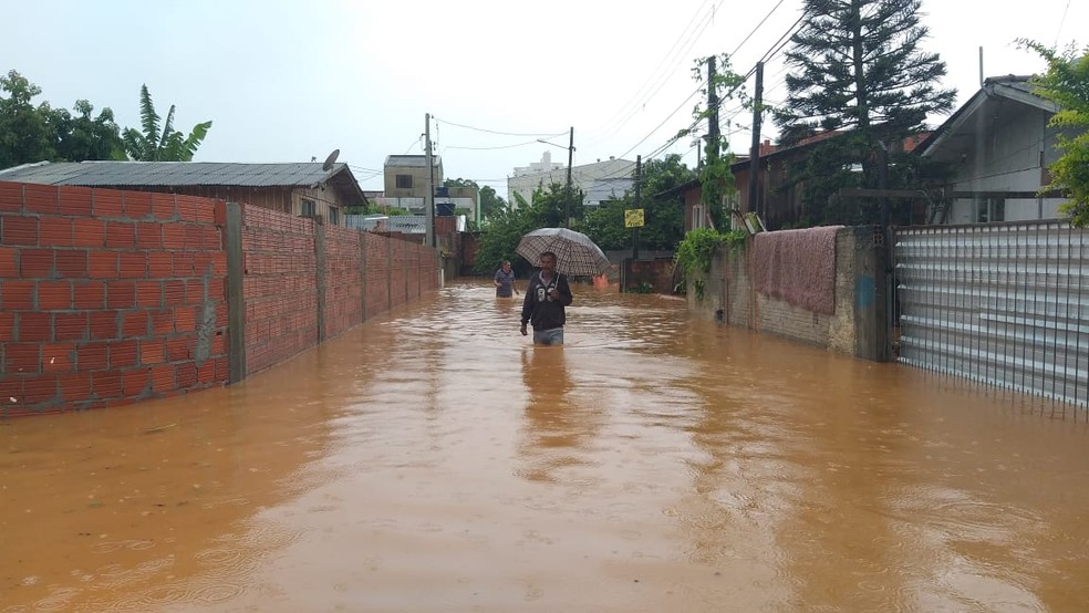 Alagamento em Itajaí, na Praia Brava Itajaí — Foto: Luiz Souza/ NSC TV