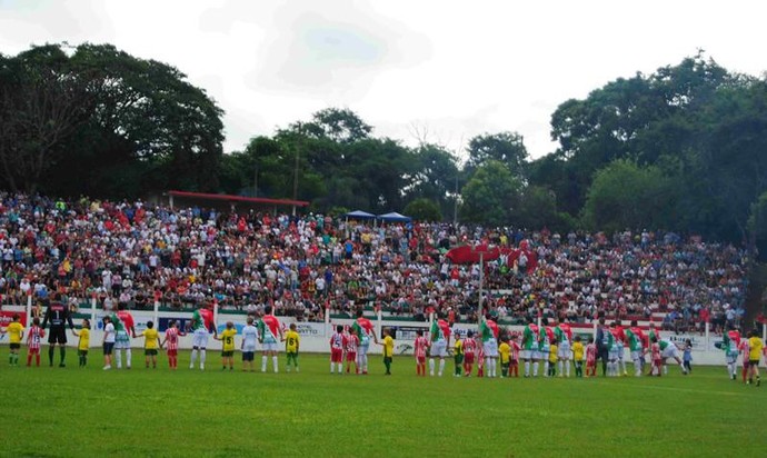OFF- Referência regional, estreia na elite e sucesso precoce: o 1° rival do Grêmio