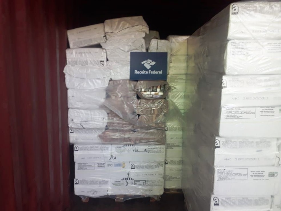Cocaína tinha sido escondida em meio à carga legal no Porto de Santos, SP — Foto: Divulgação/Receita Federal
