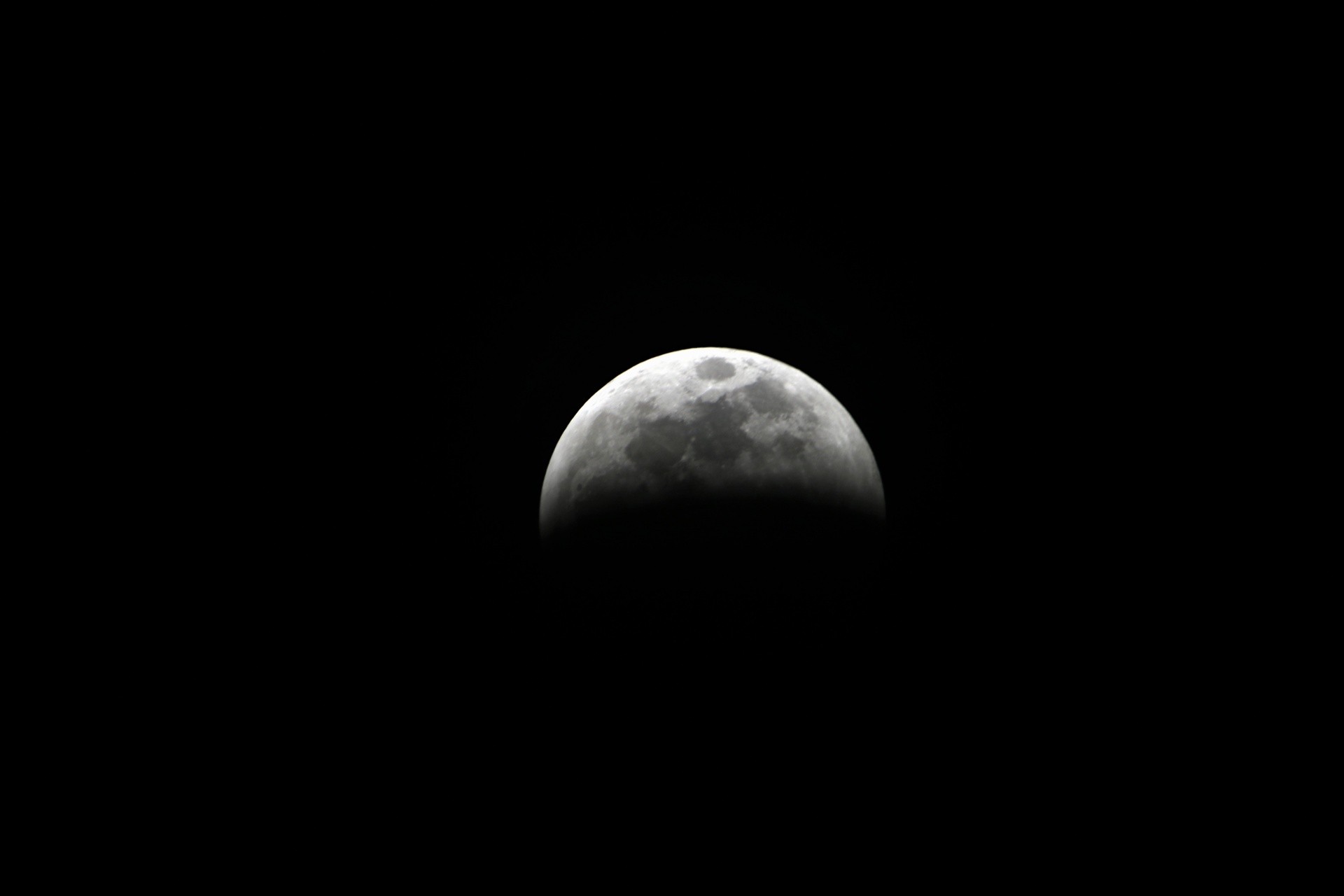 Lua durante o eclipse lunar de 20/1/2019. Foto tirada em Southern Oklahoma, EUA (Foto: Public Domain Pictures/Sheila Brown)
