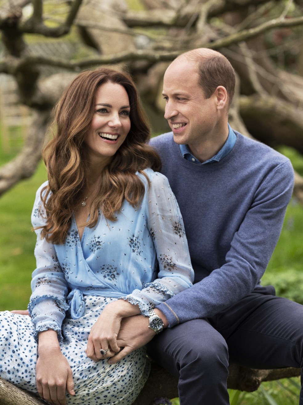 Príncipe William e Kate Middleton em foto para a comemoração dos dez anos de casamento divulgada em 29 de abril de 2021.  — Foto: Chris Floyd/Kensington Royal