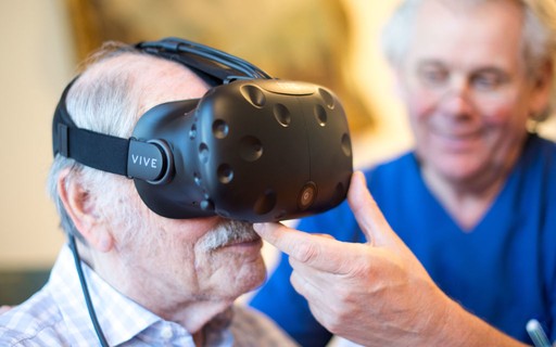 Idosos veem cidade natal gra&ccedil;as &agrave; realidade virtual 73 anos ap&oacute;s fugir de  guerra - &Eacute;poca Neg&oacute;cios | Tecnologia