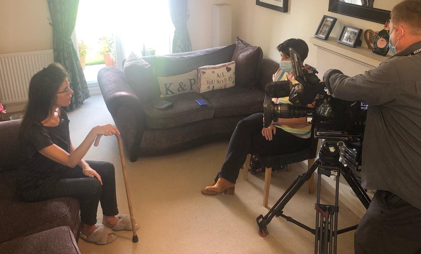 Mãe com covid longa fala dos sintomas que persistem há mais de um ano, em entrevista à BBC (Foto: Reprodução/Facebook/Katy Egerton)