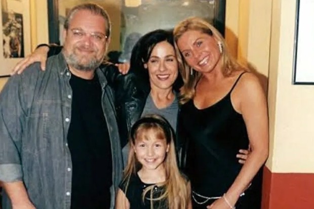 Zé Victor Castiel, Soraya Ravenle, Vera Fischer e Carla Diaz nos bastidores de Laços de Família (Foto: Reprodução)