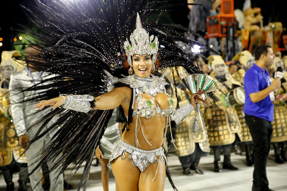 Milena Nogueira es la reina de la batería Imperio Serrano (Foto: Marcos Serra Lima / G1)
