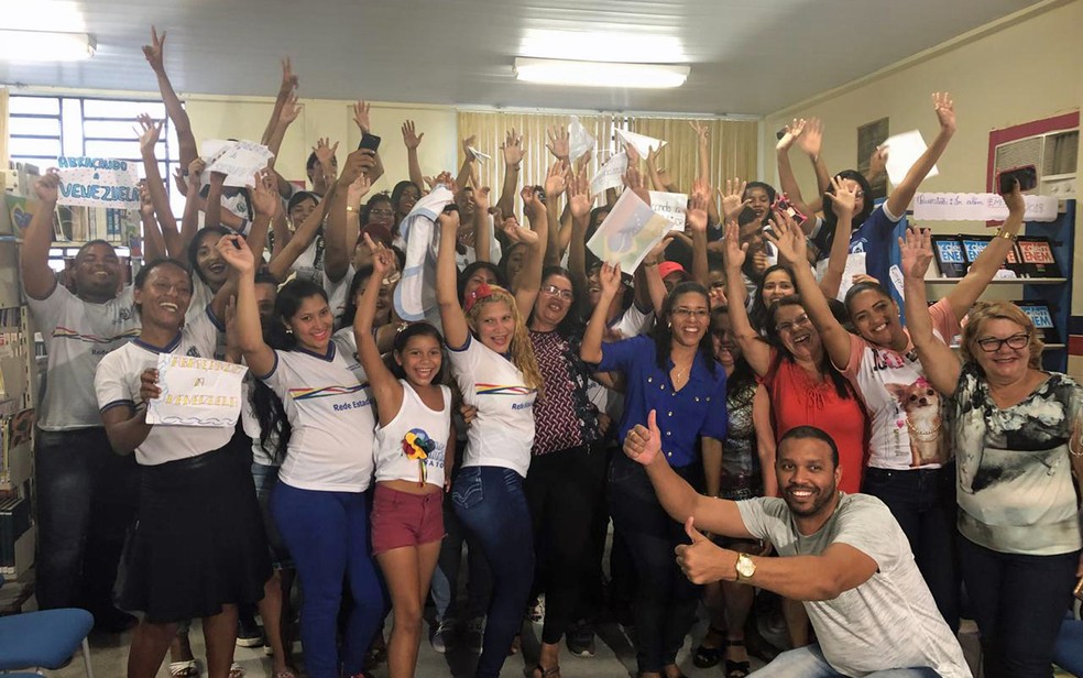 Estudantes brasileiros acolheram venezuelanos em escola de Igarassu, no Grande Recife (Foto: Pedro Alves/G1)