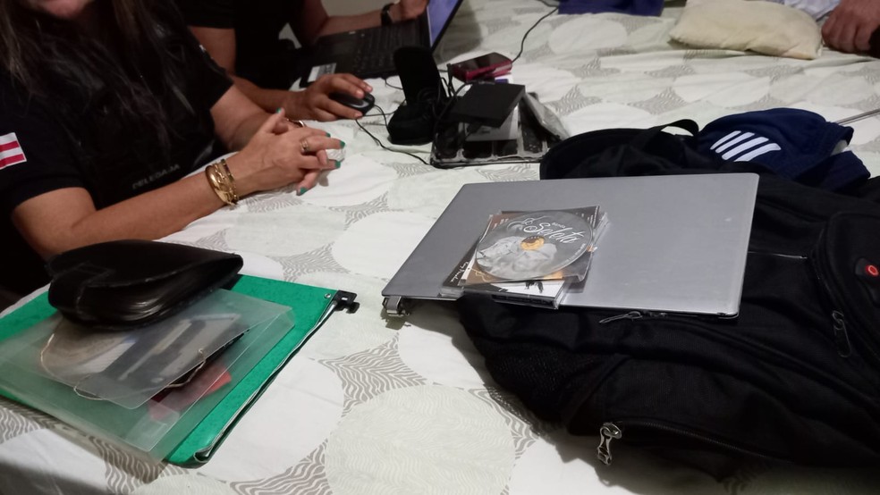 Gerente de hotel é preso em flagrante na BA durante operação internacional contra exploração infantojuvenil pela internet — Foto: Márcia Santana/SSP-BA